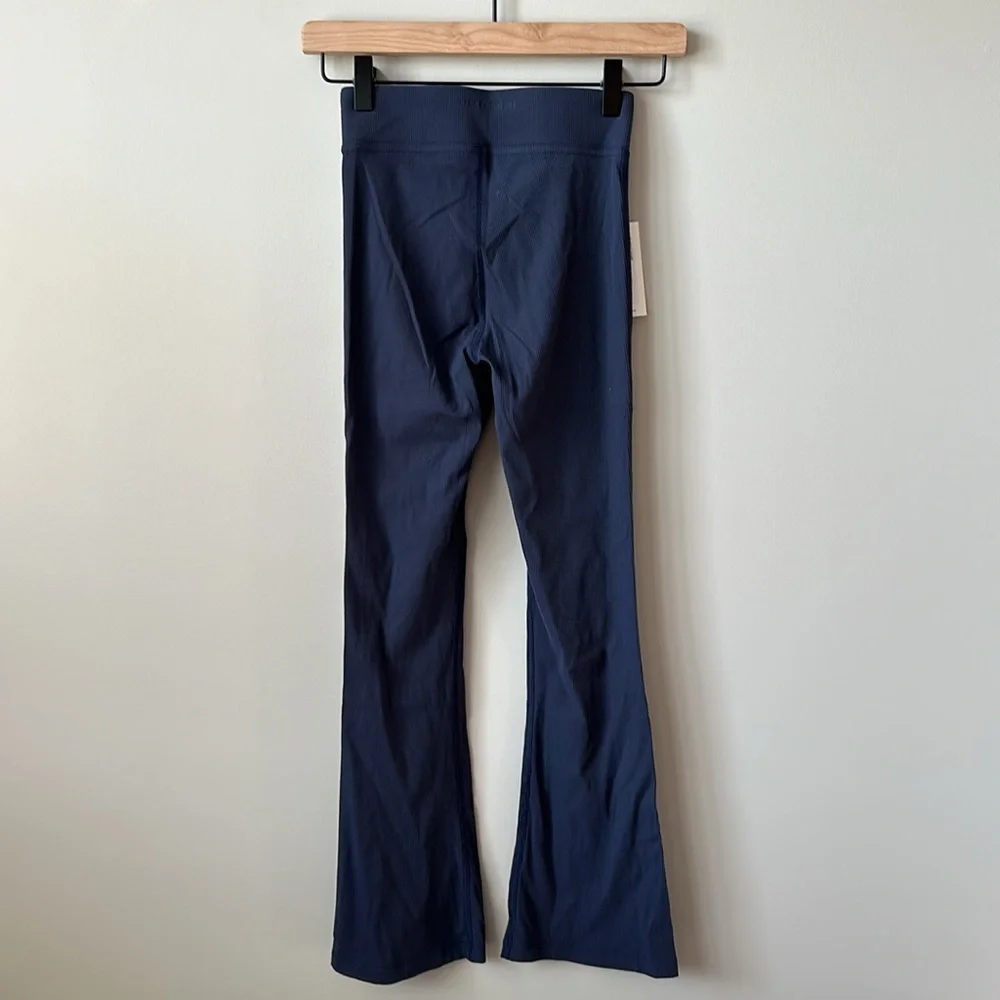 NEW Outdoor Voices Ribbed Kick Flare in Dark Sky XXS - Picture 1 of 6
